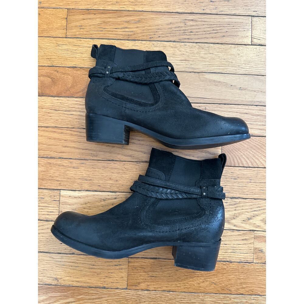UGG Australia Black Leather Ankle Boots Women’s Size 9 Buckle Strap Chelsea Boot - Picture 2 of 7